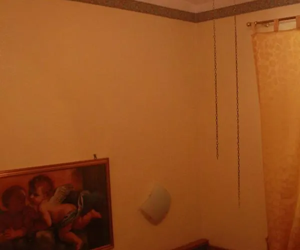 Yiennese Two Bed & Breakfast *