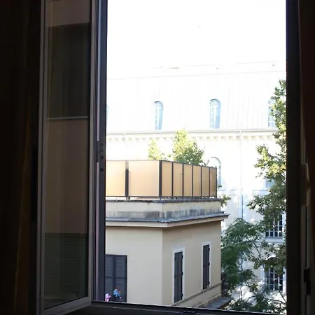 Nocleg ze śniadaniem Yiennese Two *