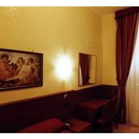 Yiennese Two Bed & Breakfast *